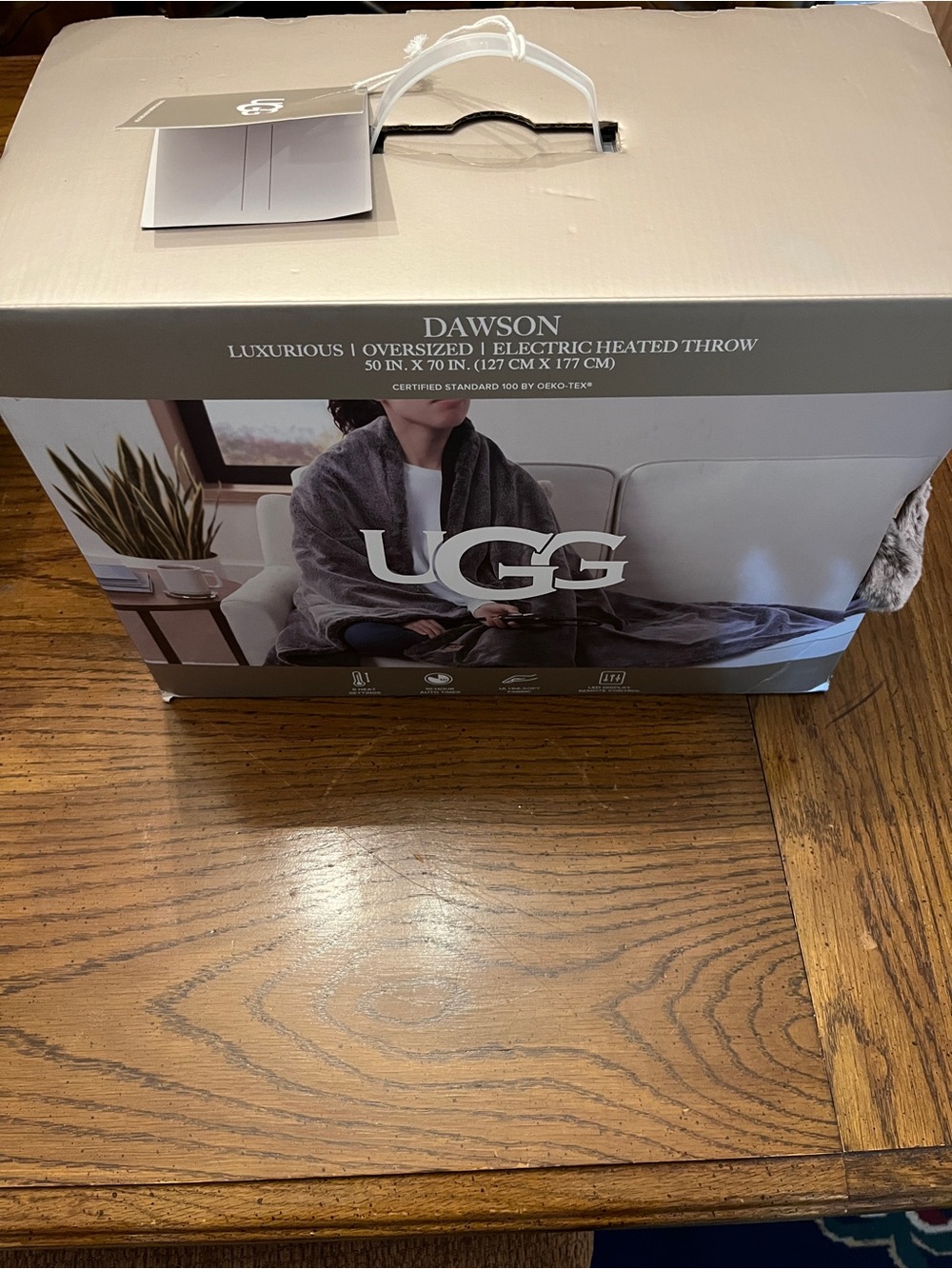 UGG Dawson Oversized Electric Heated Throw in Chocolate, new with tags